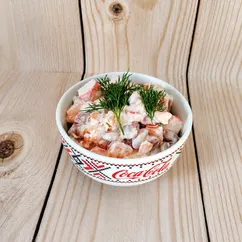 Салат из крабовых палочек, помидоров и фасоли