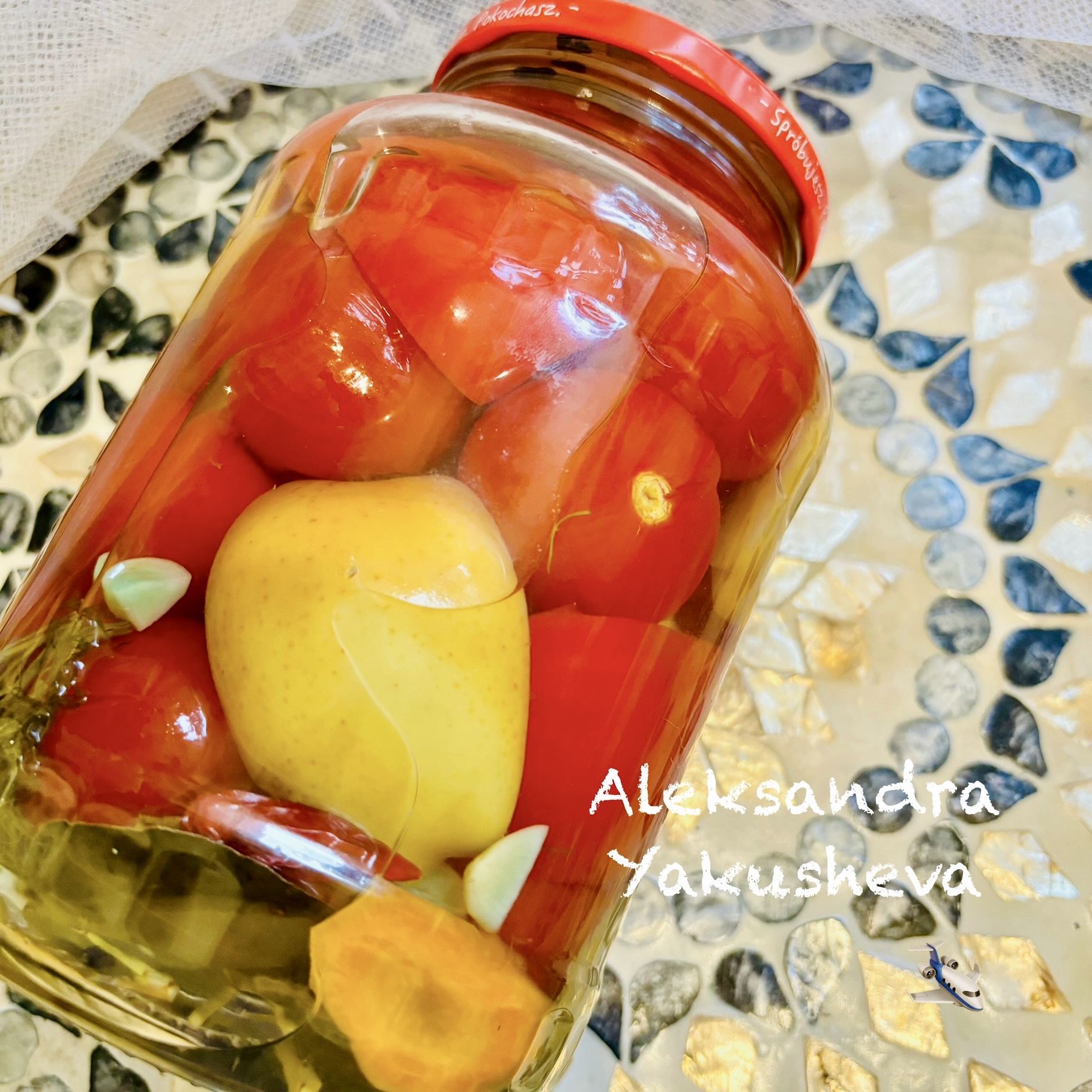 Помидоры маринованные с яблоками