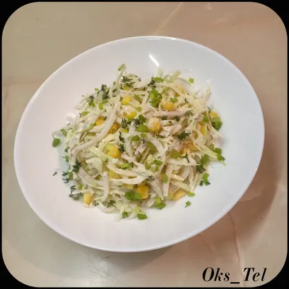 Салат с кальмарами и капустой