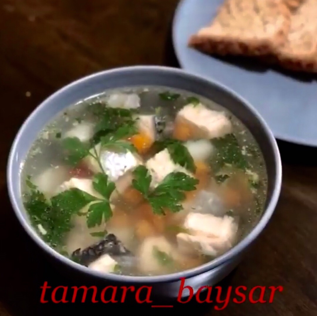 Уха из лосося диетическая