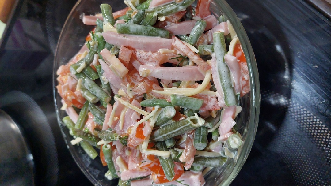 Салат со стрючковой фасолью