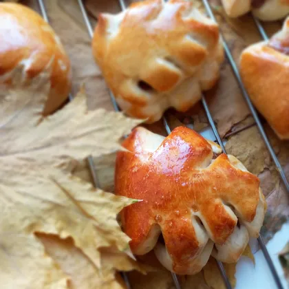 Булочки листики с яблочным повидлом и корицей 