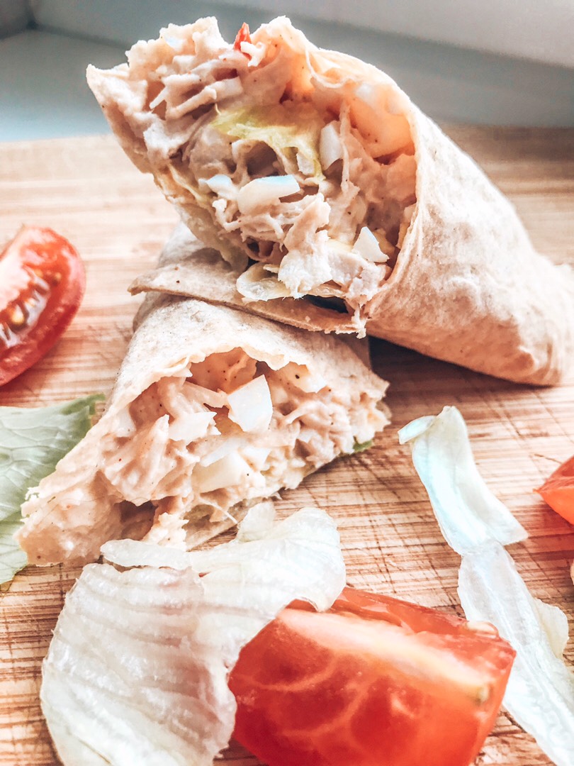Ролл с куриной грудкой