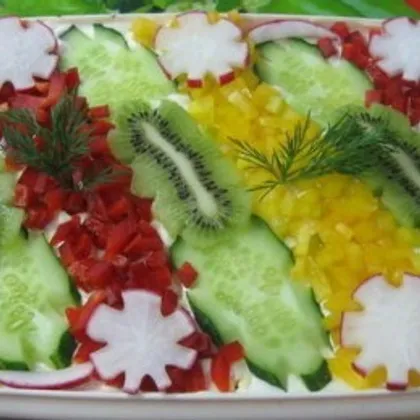 Новогодний салат «Морские акварели» с креветками и овощами