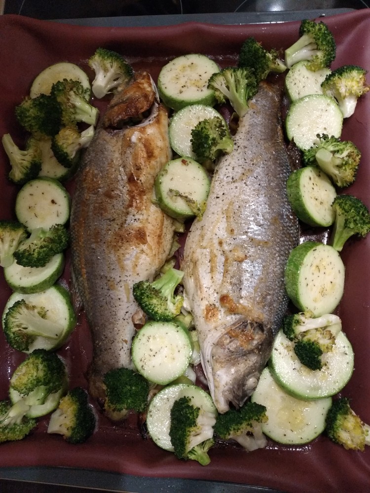 Сибас с овощами