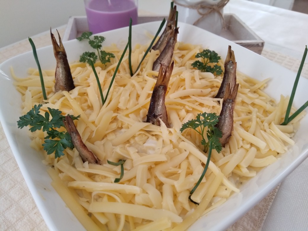 Салат "Рыбки в пруду"