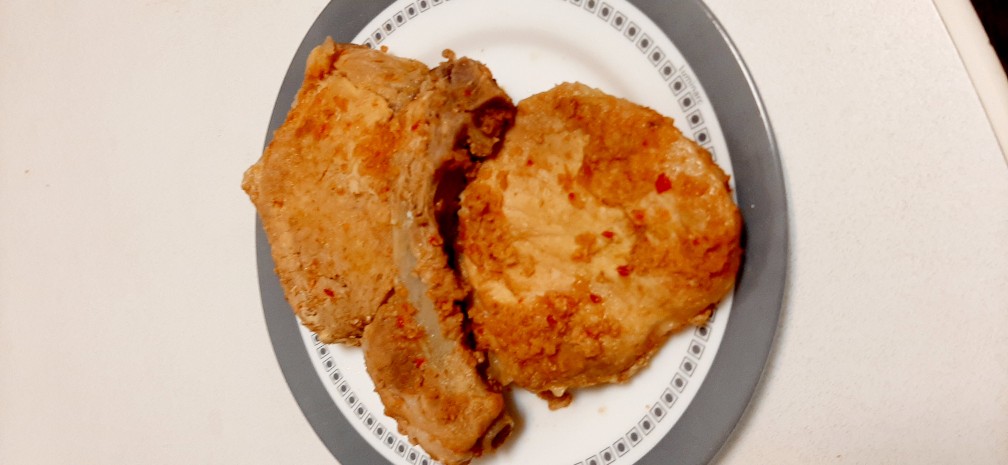 Свинина на кости приготовленная в духовке