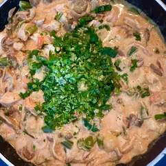 Креветки Том Ям с фасолью и грибами