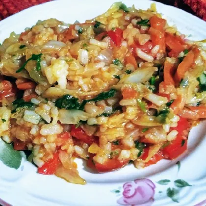 Капуста, тушёная с рисом и овощами