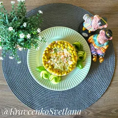 Салат оливье с колбасой