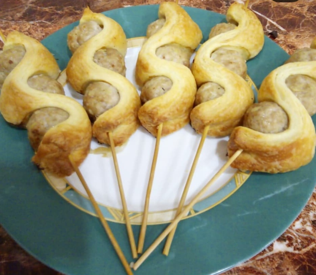 Фрикадельки в слоеном тесте🍢🍡