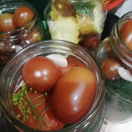 Маринованные помидоры, огурцы, ассорти