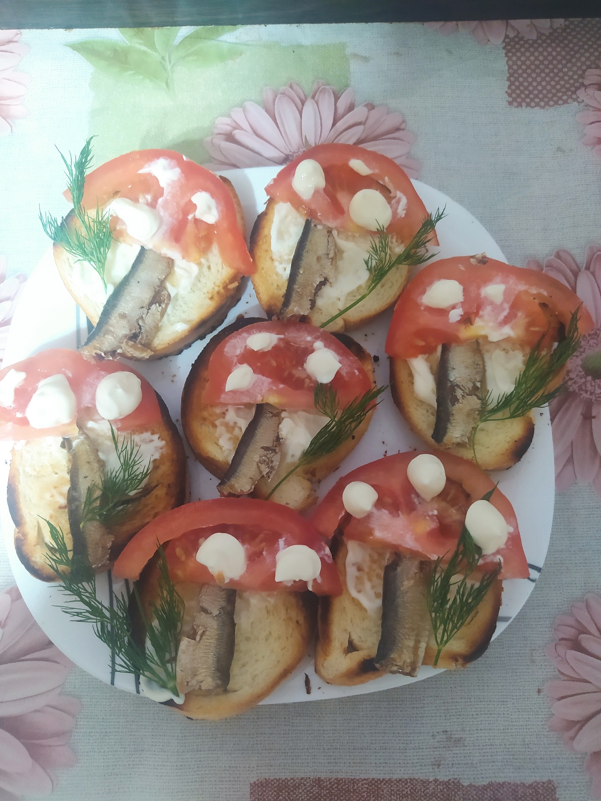 Бутерброды со шпротами «Грибочки»