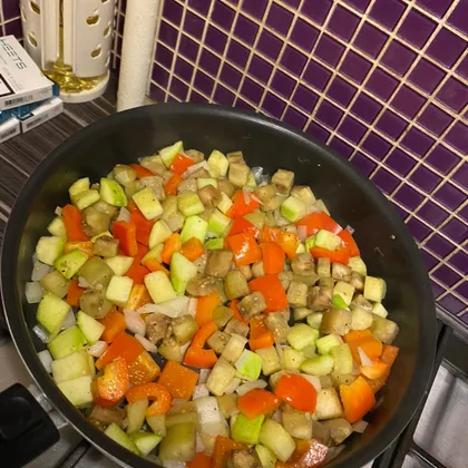 Овощи в сметанно-чесночном соусе