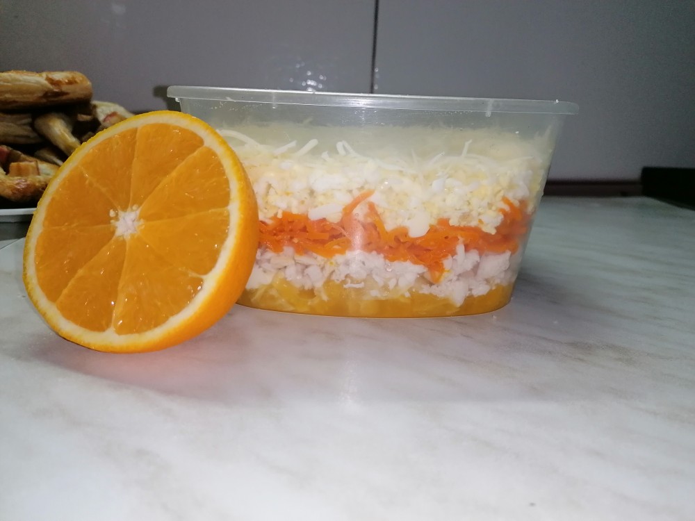 Салат из яблок и капусты с апельсиновым соусом