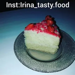 Бисквитный тортик с клубникой.🍰🍓