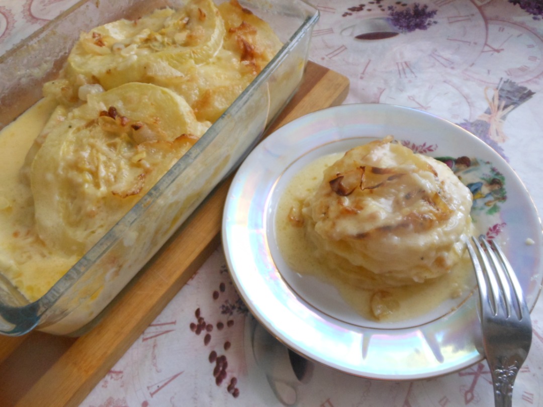 Обалденные, вкусные кабачки с луком в сметанно-чесночном соусе🤩
