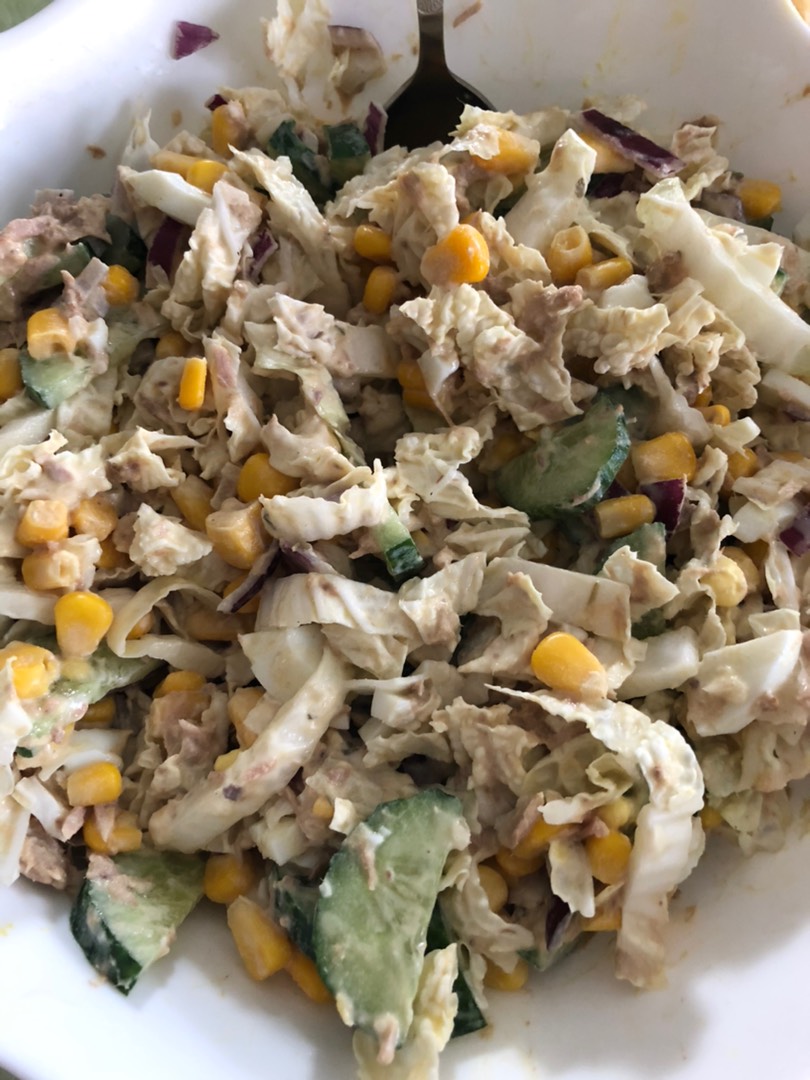 Салат с тунцом