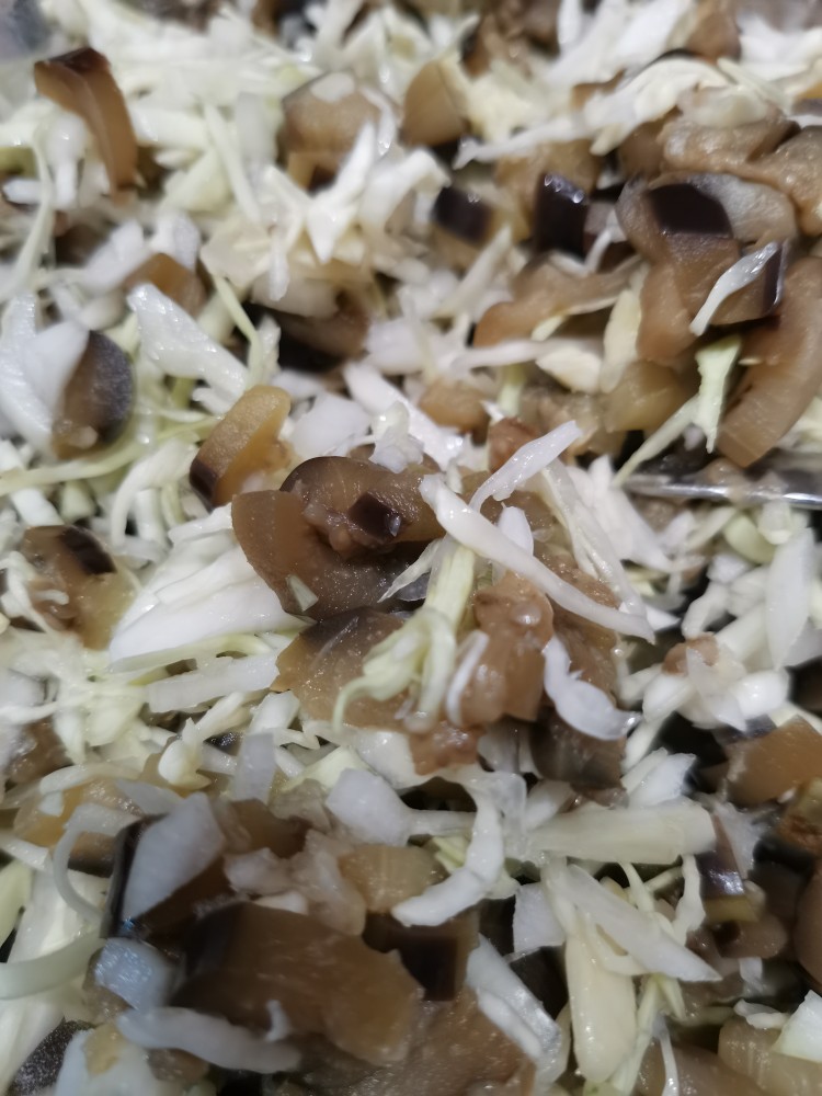 Салат баклажан с капустой