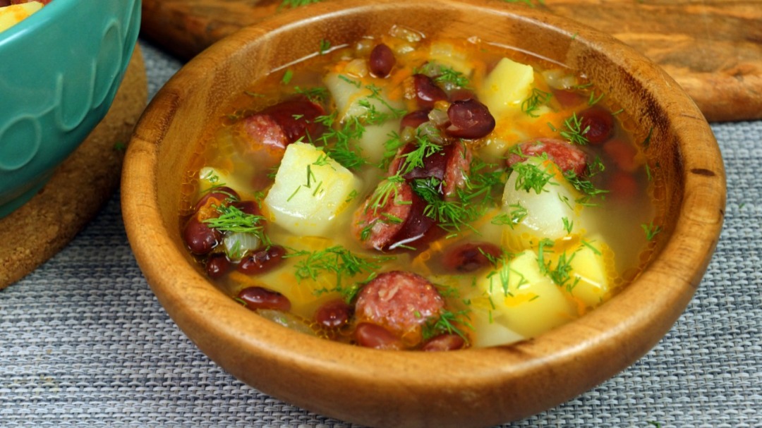 Томатный суп с охотничьими колбасками и фасолью - пошаговый рецепт с фото