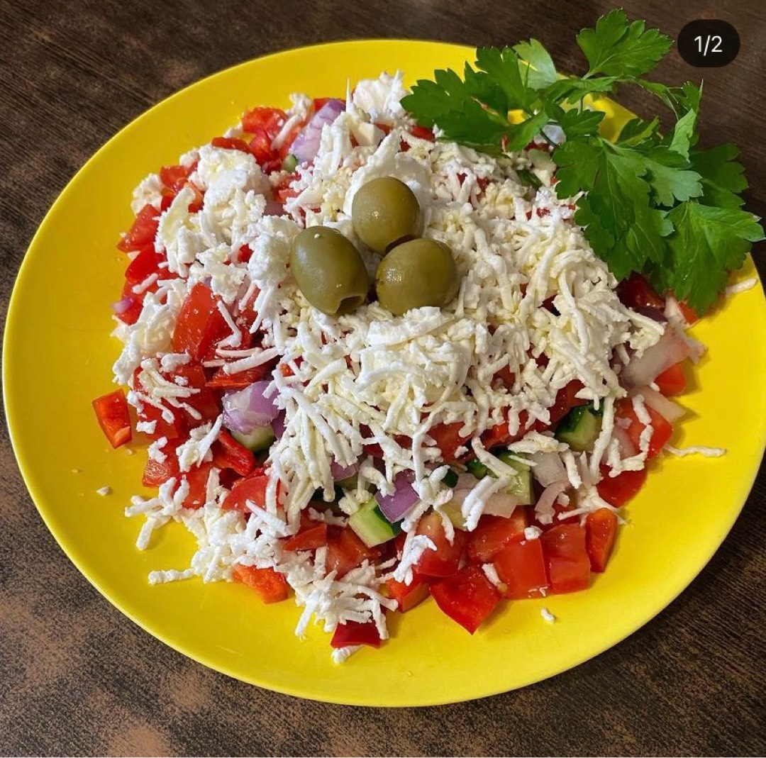 🇷🇸 Shopska Salad (Шопска Салад) - легкий салат из овощей с брынзой