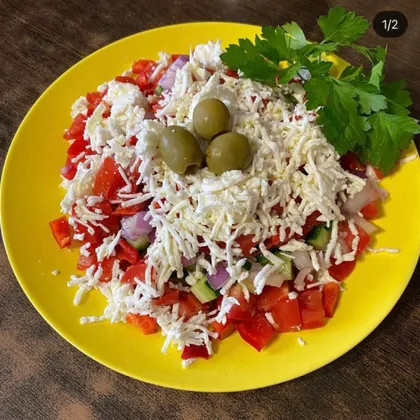 🇷🇸 Shopska Salad (Шопска Салад) - легкий салат из овощей с брынзой