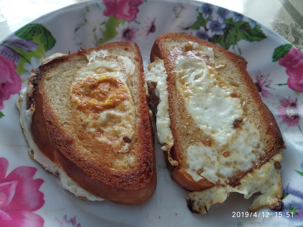 Яйца в хлебе, для быстрого перекуса