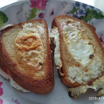 Яйца в хлебе, для быстрого перекуса