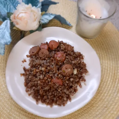 Гречка с сосисками
