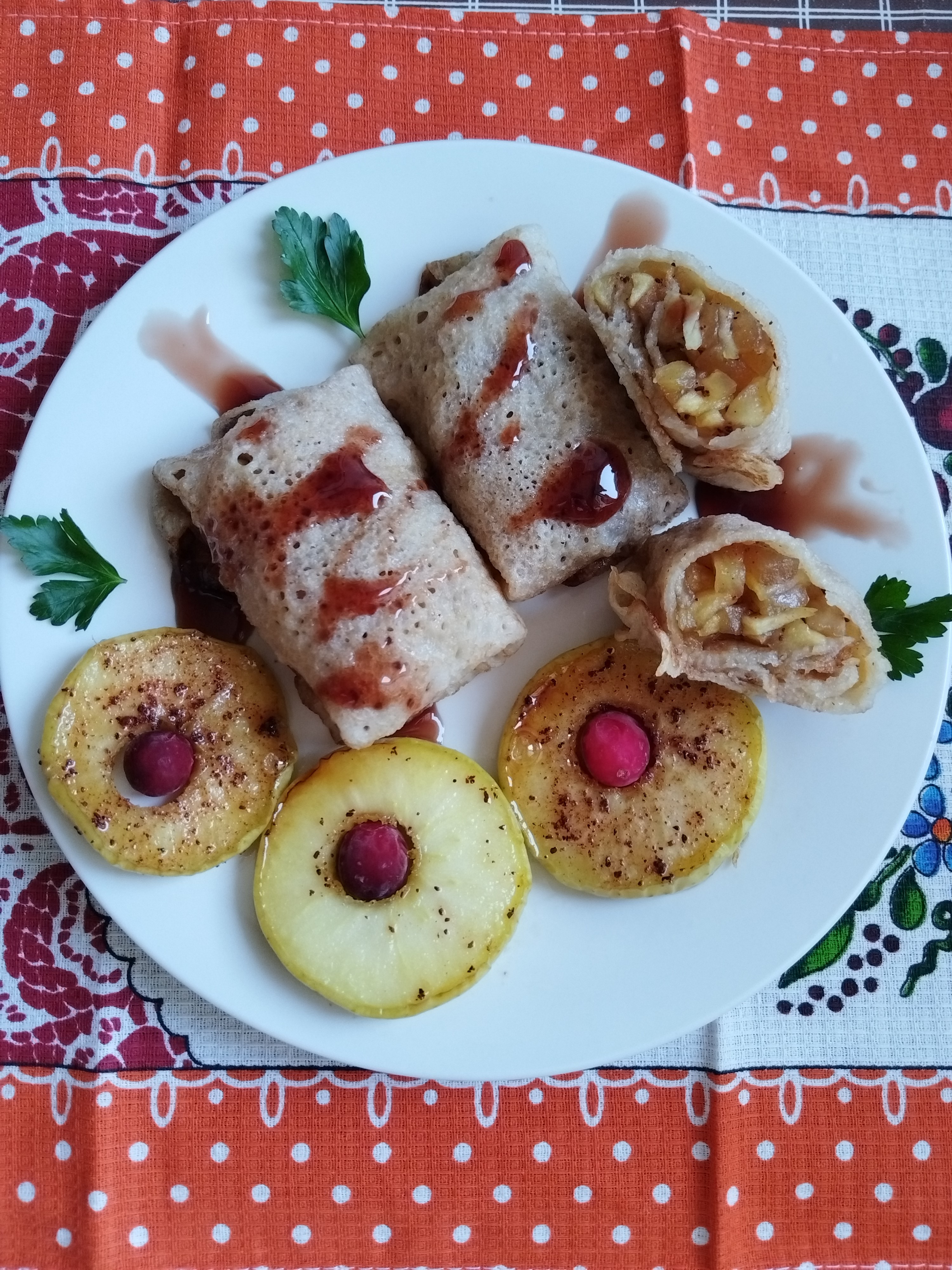 Постные блины с яблоком 