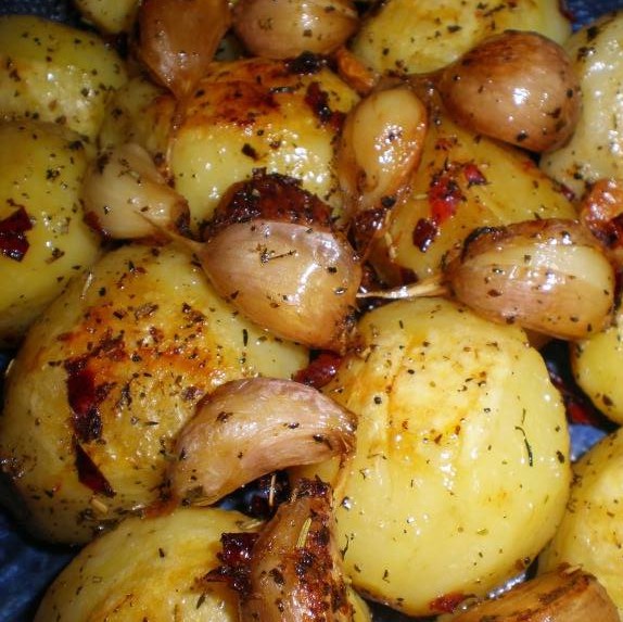 Картошка дольками в духовке с чесноком в рукаве - вкусный рецепт запеченной картошки с фото