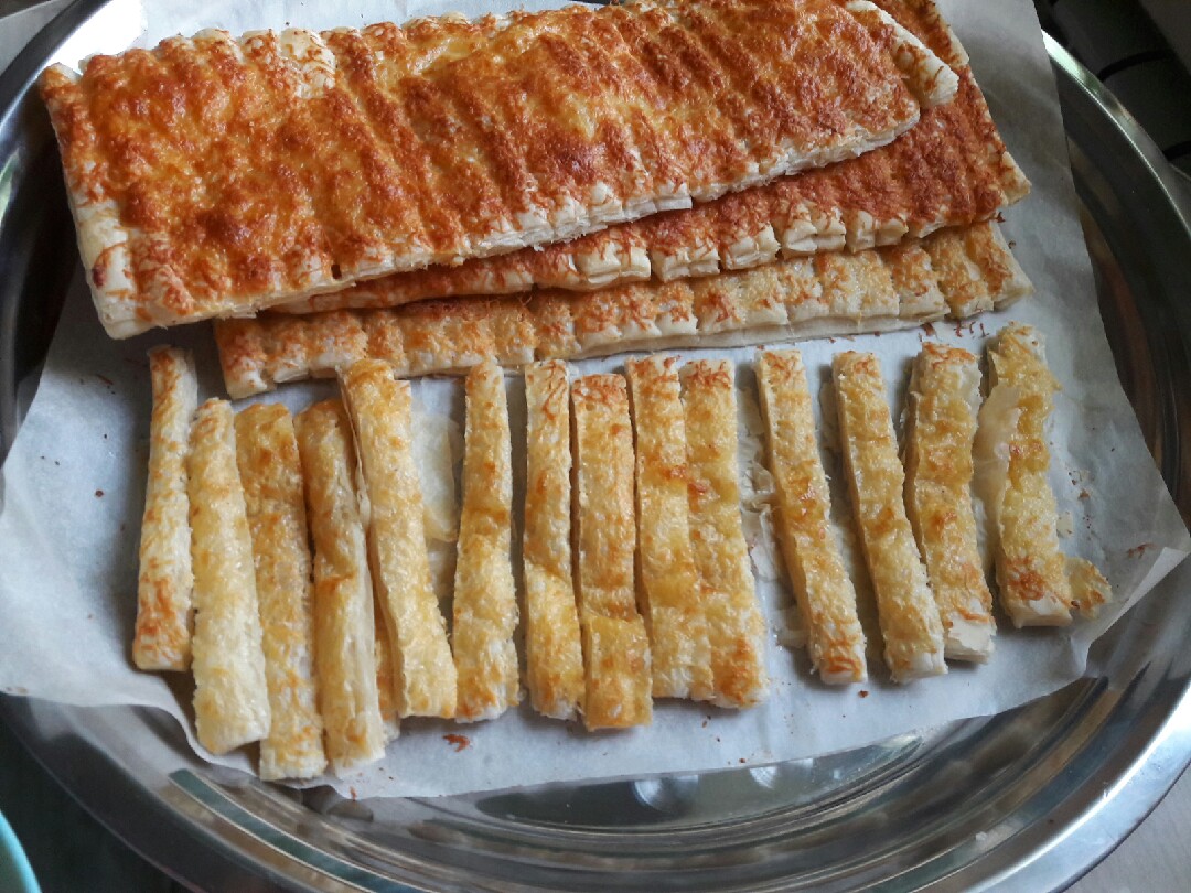 Слоёнки сырные👌