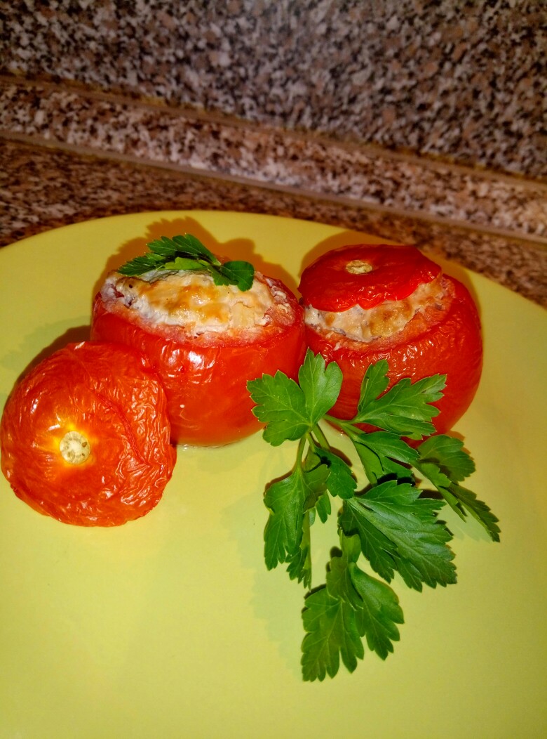 Фаршированные помидоры в духовке