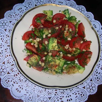 Красный салатик с авокадо