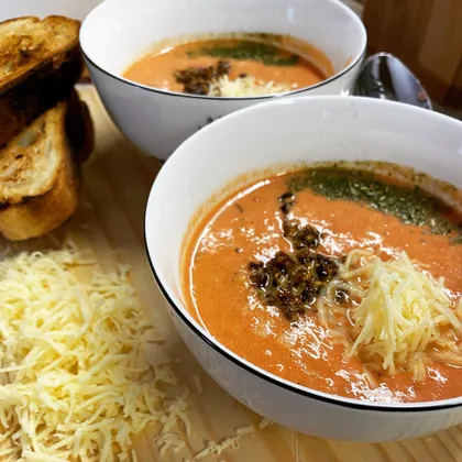 Томатно - сливочный суп с песто из вяленых томатов