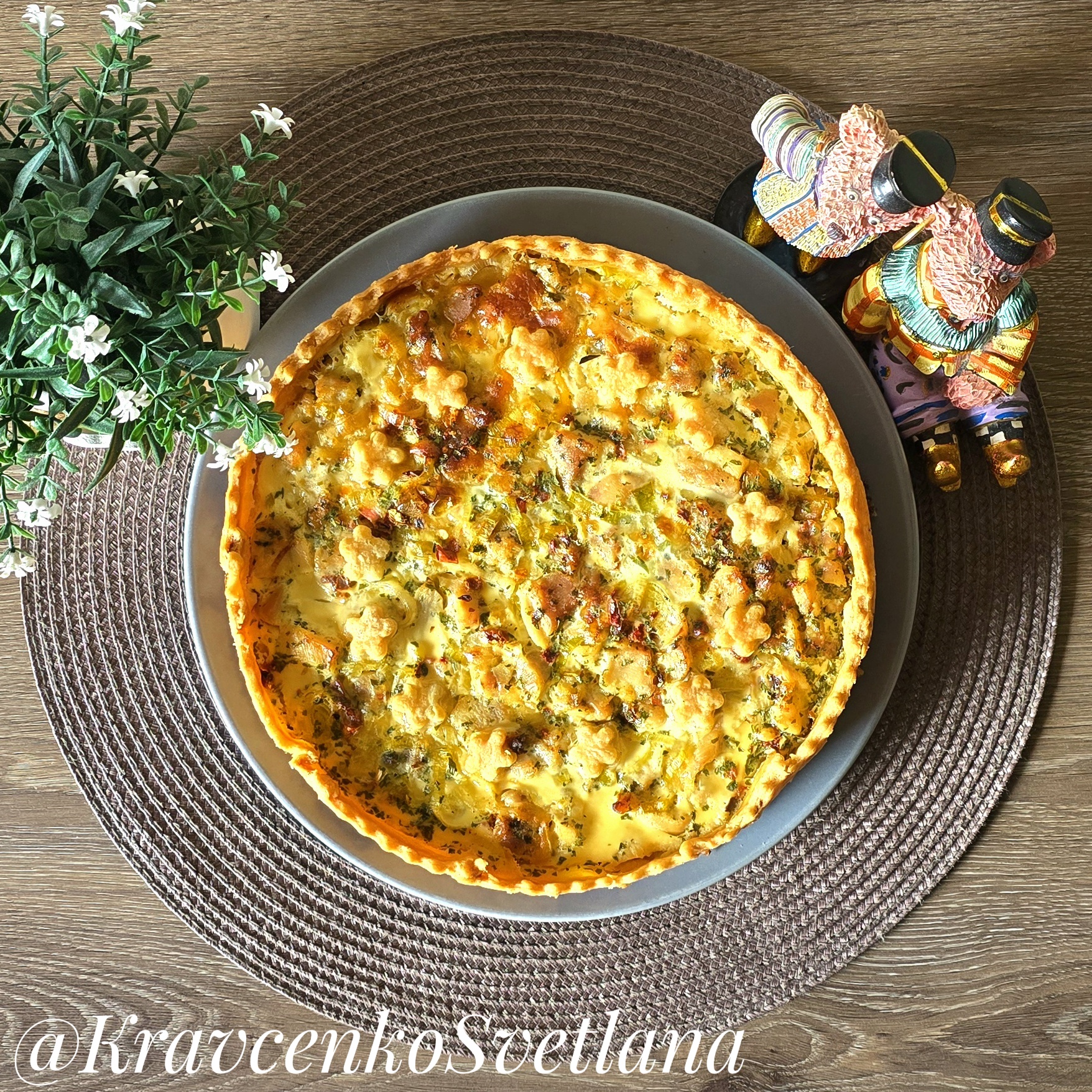Киш с курицей и луком-пореем
