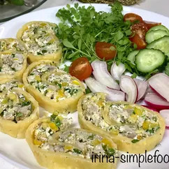 Сырный рулет с курицей и фисташками