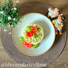 Салат с крабовыми палочками и салатом айсберг