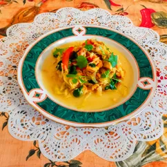 Тушеная капуста с курицей и овощами