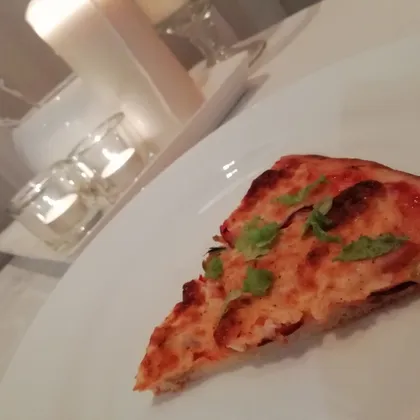 Пицца с соусом беарнез, карбонатом и перцем халапеньо 😊😊😊👌🏻