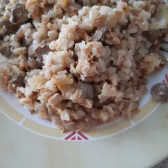 Греча с куриными сердечками