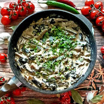 Баклажаны с луком в сметане 🥘