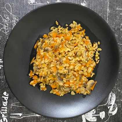 Постный рецепт: булгур с грибами и морковью