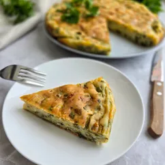 Заливной пирог с яйцами и зеленым луком