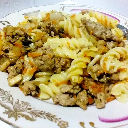 Ужин на сковороде: Макароны по-флотски с грибами