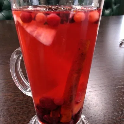 Напиток ягодный с корицей