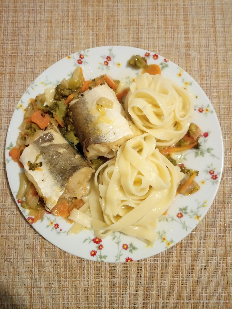 Хек с овощами