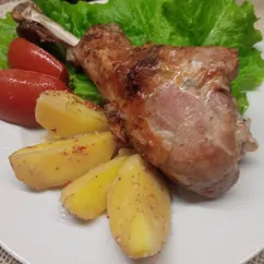 Запеченная голень индейки