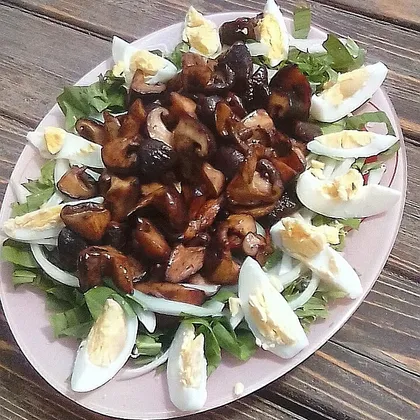 Новогодний салат с грибами