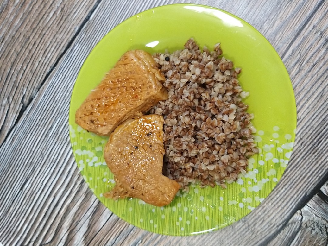 Отбивные с гречкой